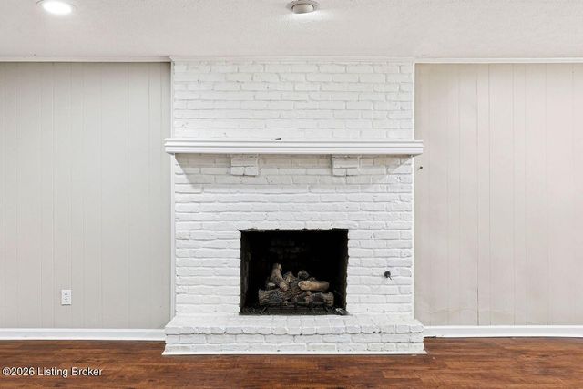 1904 Charbdin Pl, Louisville, KY 40207