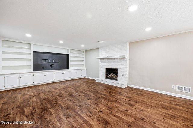 1904 Charbdin Pl, Louisville, KY 40207