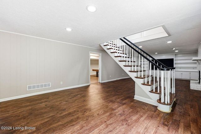 1904 Charbdin Pl, Louisville, KY 40207