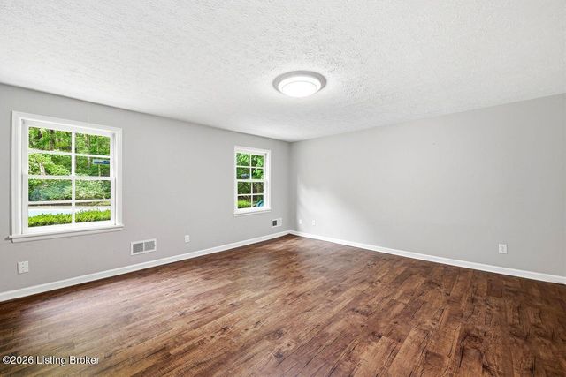 1904 Charbdin Pl, Louisville, KY 40207