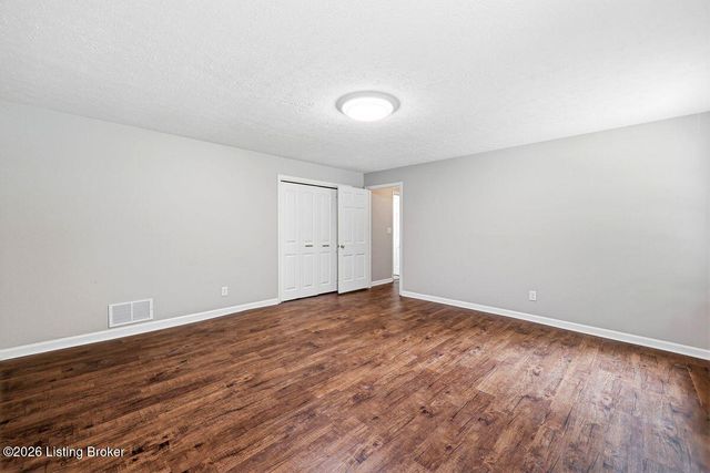 1904 Charbdin Pl, Louisville, KY 40207