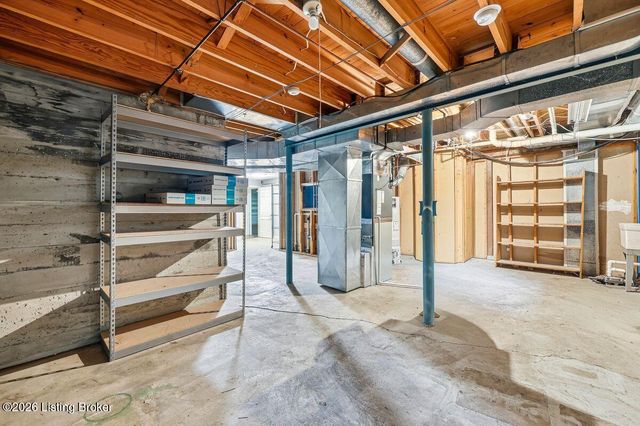 1904 Charbdin Pl, Louisville, KY 40207
