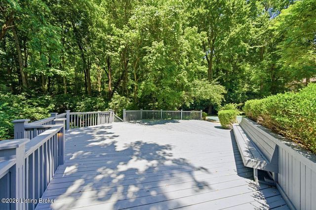 1904 Charbdin Pl, Louisville, KY 40207