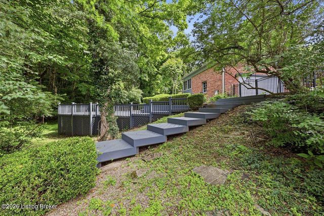 1904 Charbdin Pl, Louisville, KY 40207