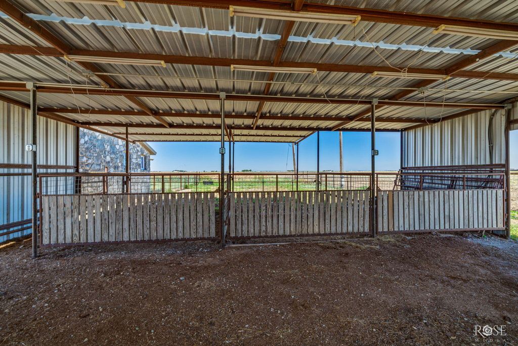 Image 38 of property listing at 6825 Hawk Avenue, San Angelo, TX 76905