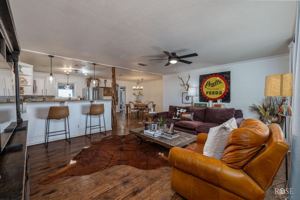 Image 7 of property listing at 6825 Hawk Avenue, San Angelo, TX 76905
