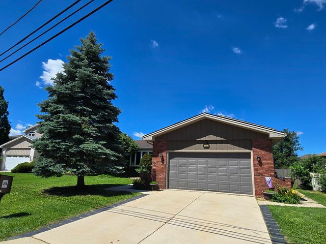 17042 Lockwood Avenue, Oak Forest, IL 60452
