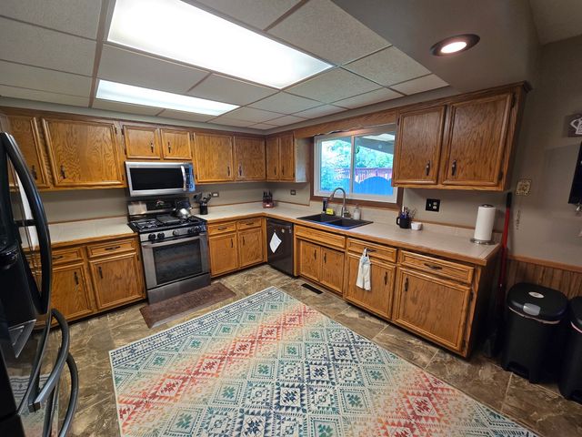 17042 Lockwood Avenue, Oak Forest, IL 60452