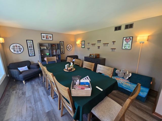17042 Lockwood Avenue, Oak Forest, IL 60452