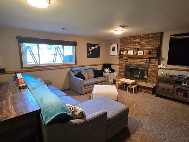 17042 Lockwood Avenue, Oak Forest, IL 60452