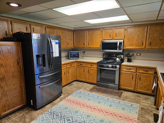 17042 Lockwood Avenue, Oak Forest, IL 60452