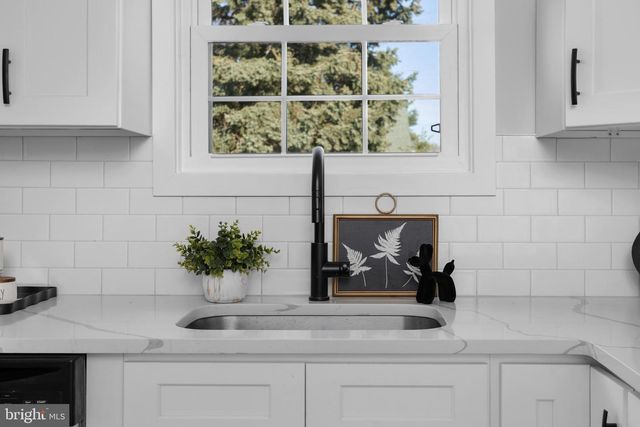 6124 CAMDEN AVE, Pennsauken, NJ 08110