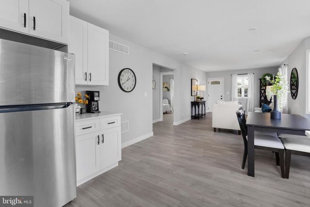 6124 CAMDEN AVE, Pennsauken, NJ 08110