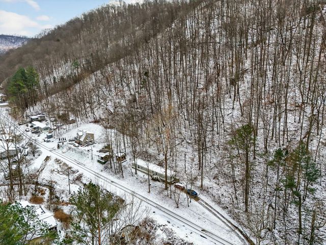 428 Kelly Fork Road, Hazard, KY 41701