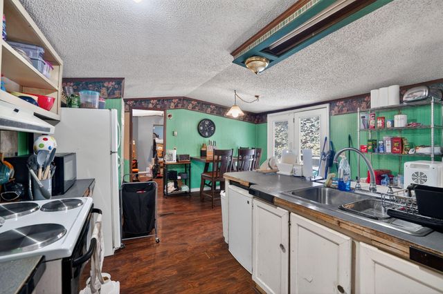 428 Kelly Fork Road, Hazard, KY 41701