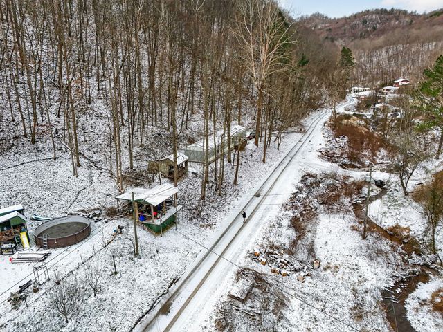 428 Kelly Fork Road, Hazard, KY 41701