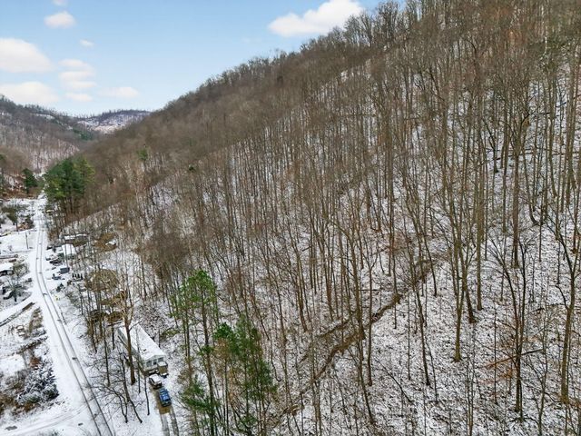 428 Kelly Fork Road, Hazard, KY 41701