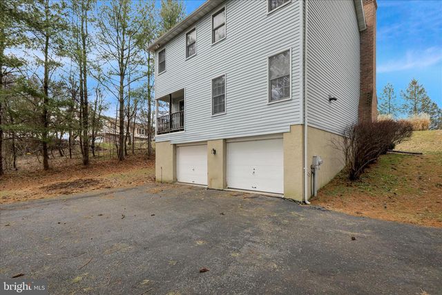 60 PLEASANT DR, Bernville, PA 19506