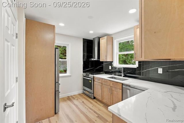 15760 Oakfield Street, Detroit, MI 48227
