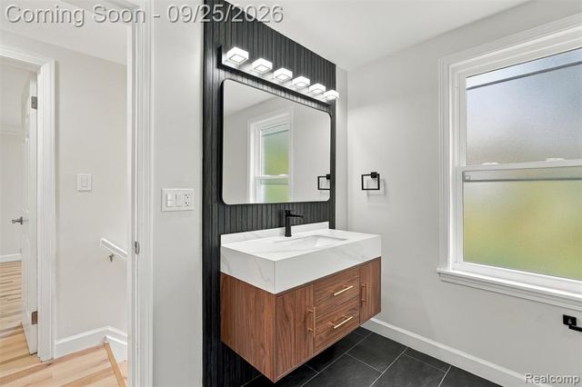 15760 Oakfield Street, Detroit, MI 48227
