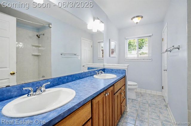 28460 Bradner Drive, Warren, MI 48088