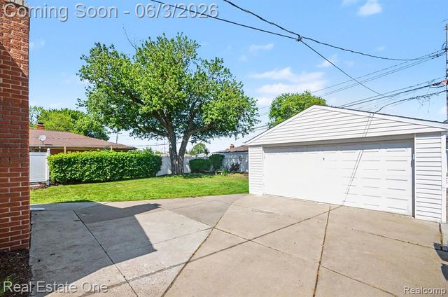 28460 Bradner Drive, Warren, MI 48088