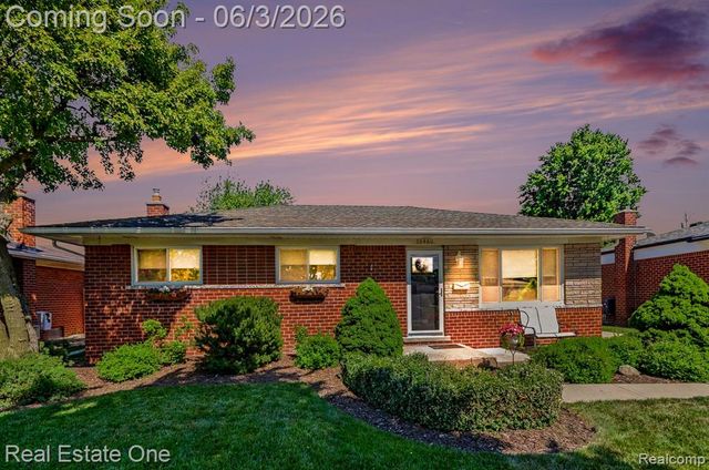 28460 Bradner Drive, Warren, MI 48088