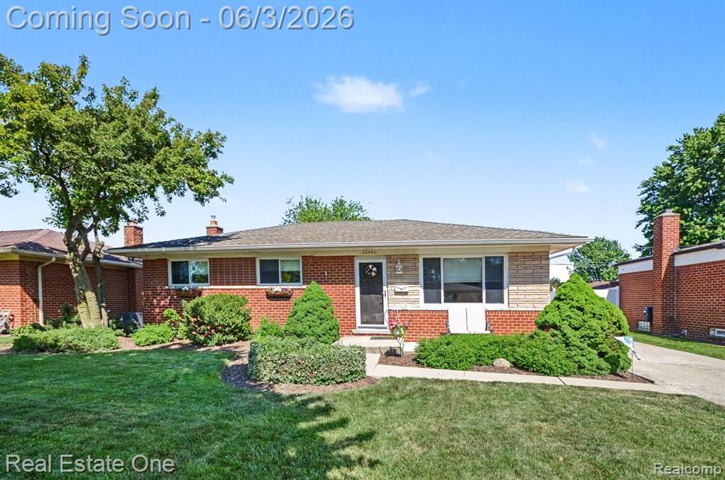28460 Bradner Drive, Warren, MI 48088