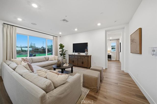 42949 56th Street W, Lancaster, CA 93536