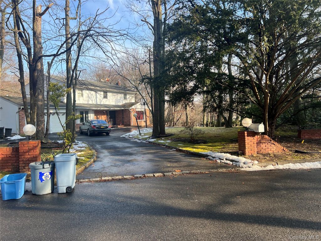 2 Herter Place, Dix Hills, NY 11746