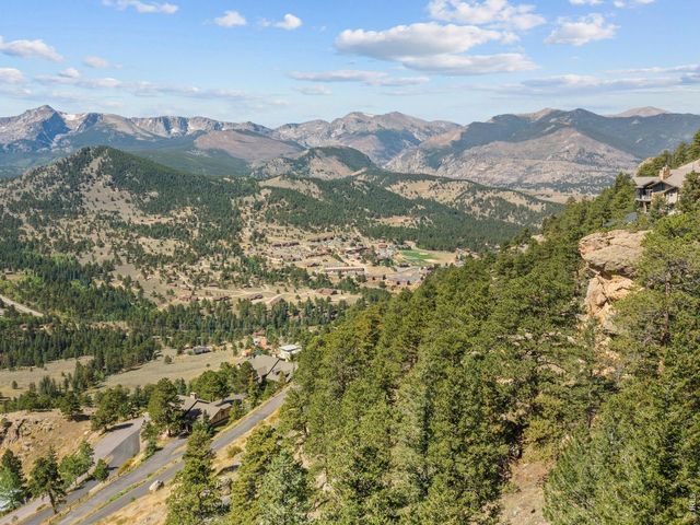 2741 Cedarcliff Dr, Estes Park, CO 80517