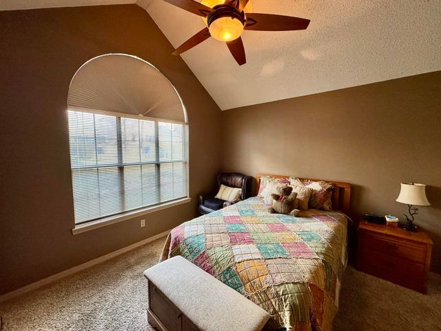 1015 Deer Park Ct., Longview, TX 75604