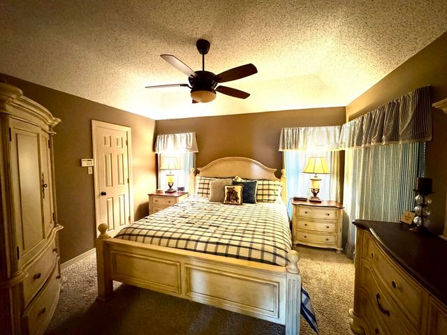 1015 Deer Park Ct., Longview, TX 75604