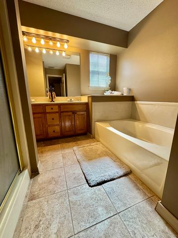 1015 Deer Park Ct., Longview, TX 75604