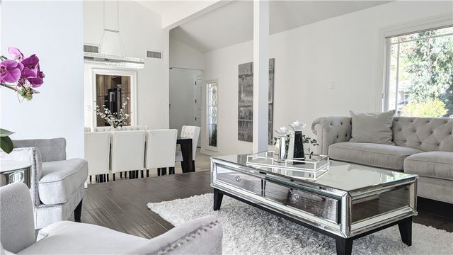 20224 Chapter, Woodland Hills, CA 91364