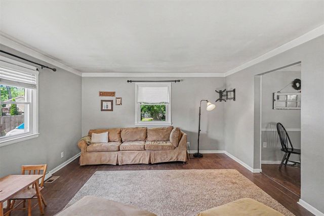 37 W Garfield Avenue, Zeeland, MI 49464