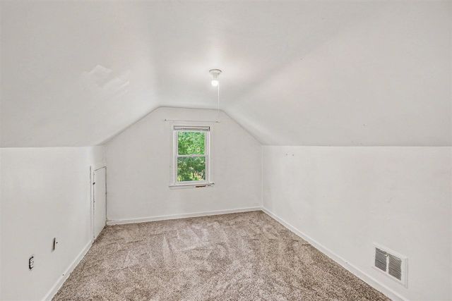 37 W Garfield Avenue, Zeeland, MI 49464