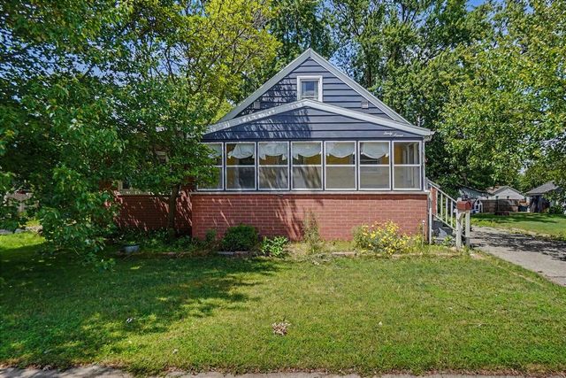 37 W Garfield Avenue, Zeeland, MI 49464