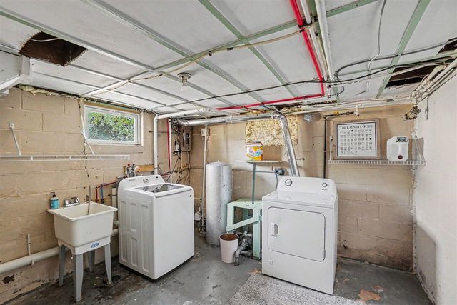 37 W Garfield Avenue, Zeeland, MI 49464