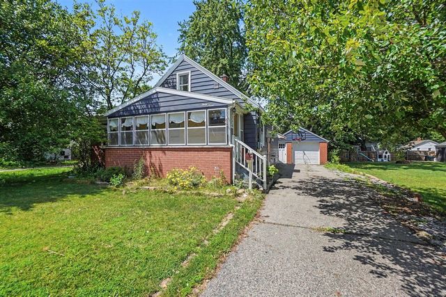 37 W Garfield Avenue, Zeeland, MI 49464