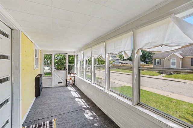 37 W Garfield Avenue, Zeeland, MI 49464