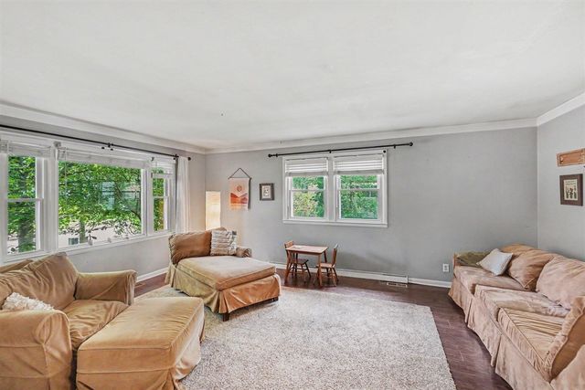 37 W Garfield Avenue, Zeeland, MI 49464
