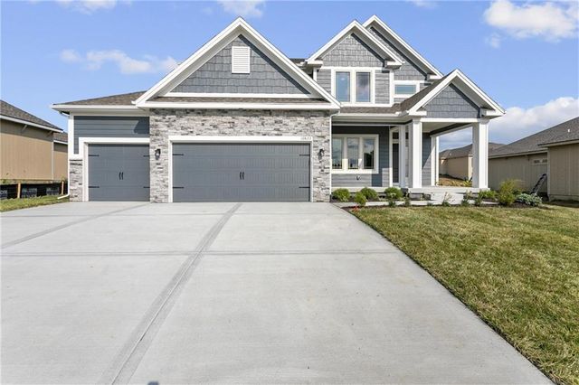 11117 N Bristol Avenue, Kansas City, MO 64156