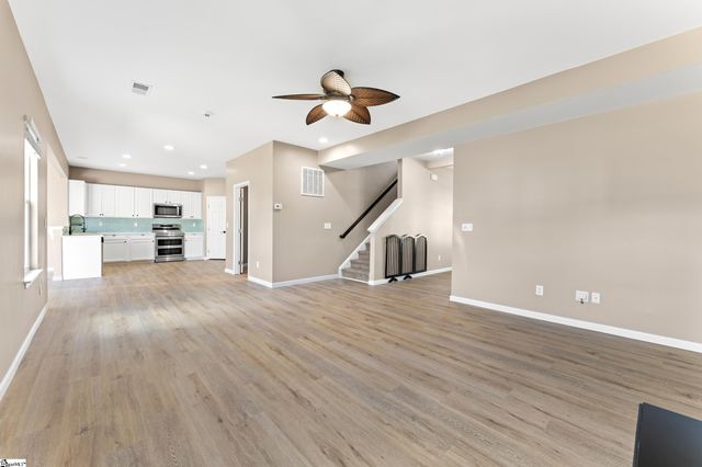 424 Sweeny Court, Boiling Springs, SC 29316
