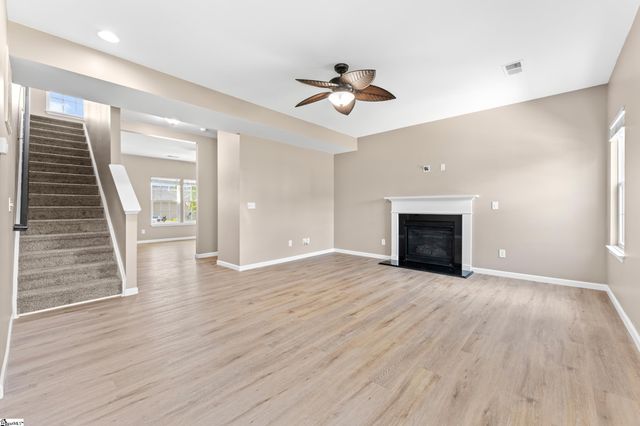 424 Sweeny Court, Boiling Springs, SC 29316