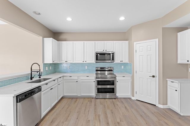 424 Sweeny Court, Boiling Springs, SC 29316
