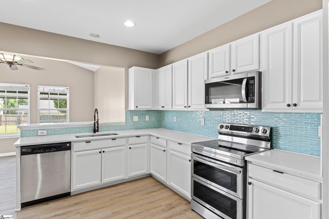 424 Sweeny Court, Boiling Springs, SC 29316