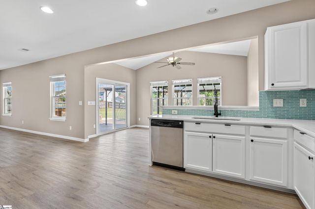 424 Sweeny Court, Boiling Springs, SC 29316
