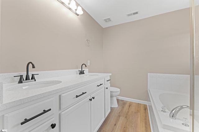 424 Sweeny Court, Boiling Springs, SC 29316