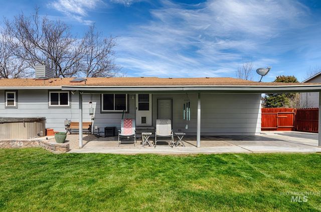525 Donna Drive, Nampa, ID 83686